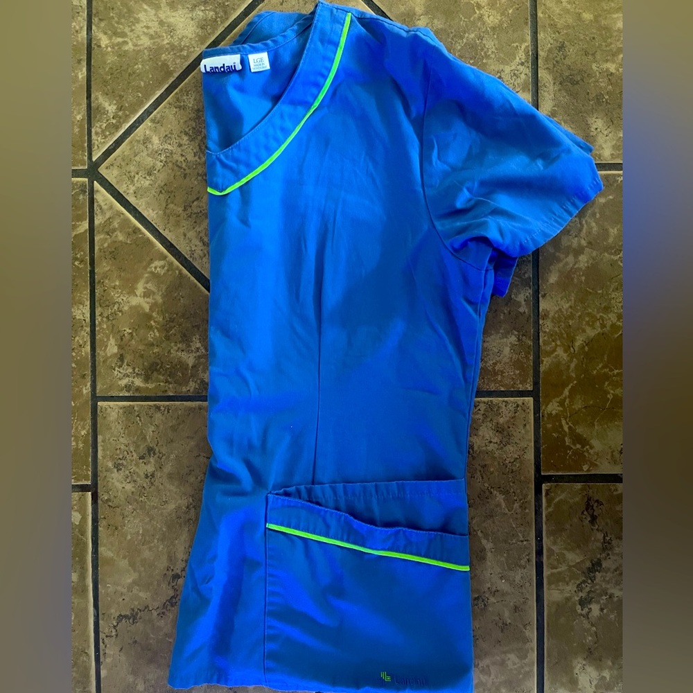 Scrub top